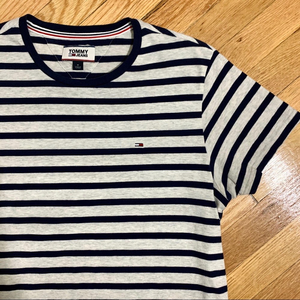 Tommy Hilfiger striped tee 100% cotton GUC
